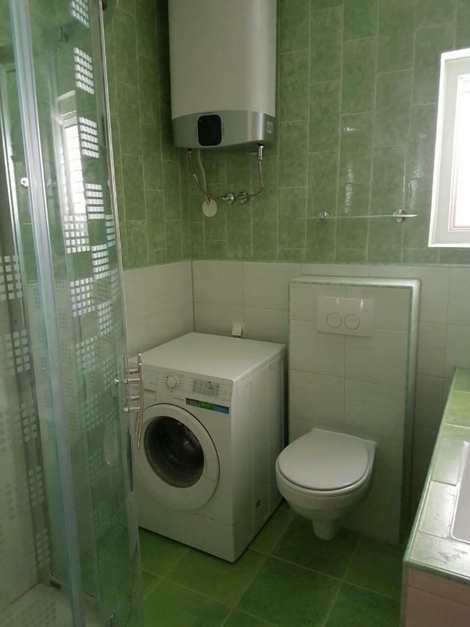 Apartment 2b *