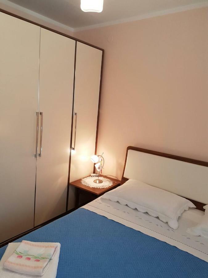 2b Trogir